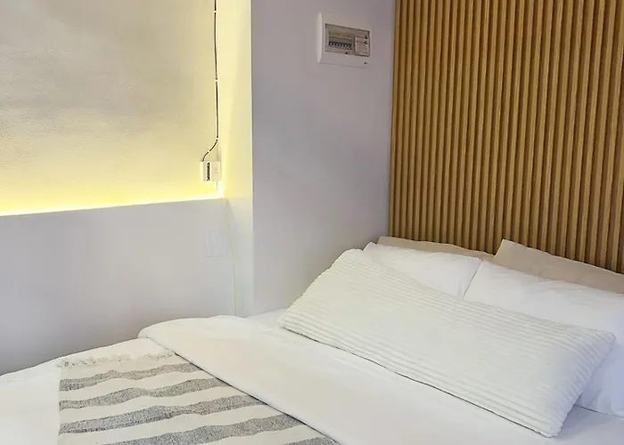 Lazy House Staycation Aparthotel Manila